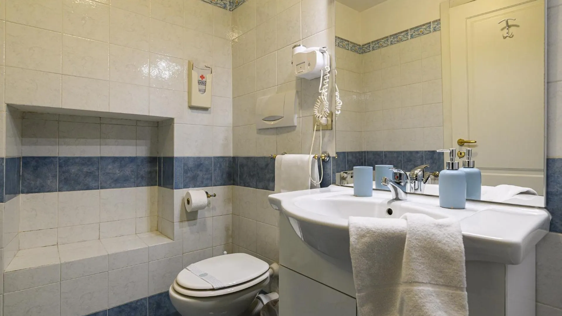 Domus Julia Hotel Rome 3*,