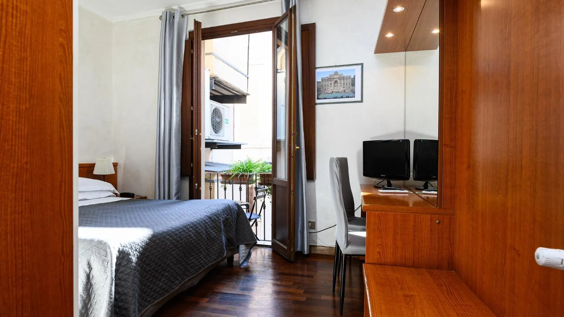 Domus Julia Hotel Rome Guest house
