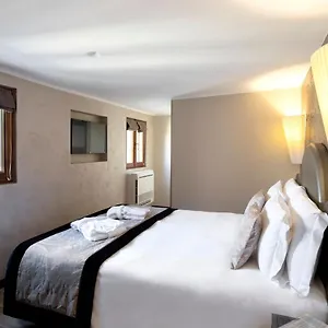 Отель Alle Guglie Boutique Венеция